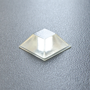BUMPER RUBBER SELF-ADHESIVE, FLAT CUBIC SHAPE, 7,5X20,5 MM